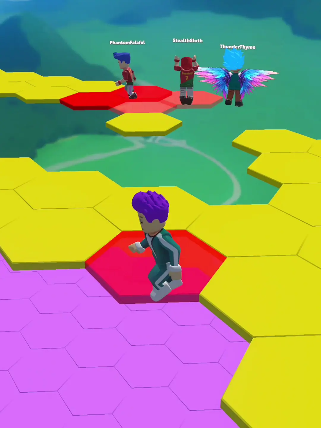 Mei's hierarchy note — Several avatars share a colorful course view; the green progress strip is visible above the playfield.